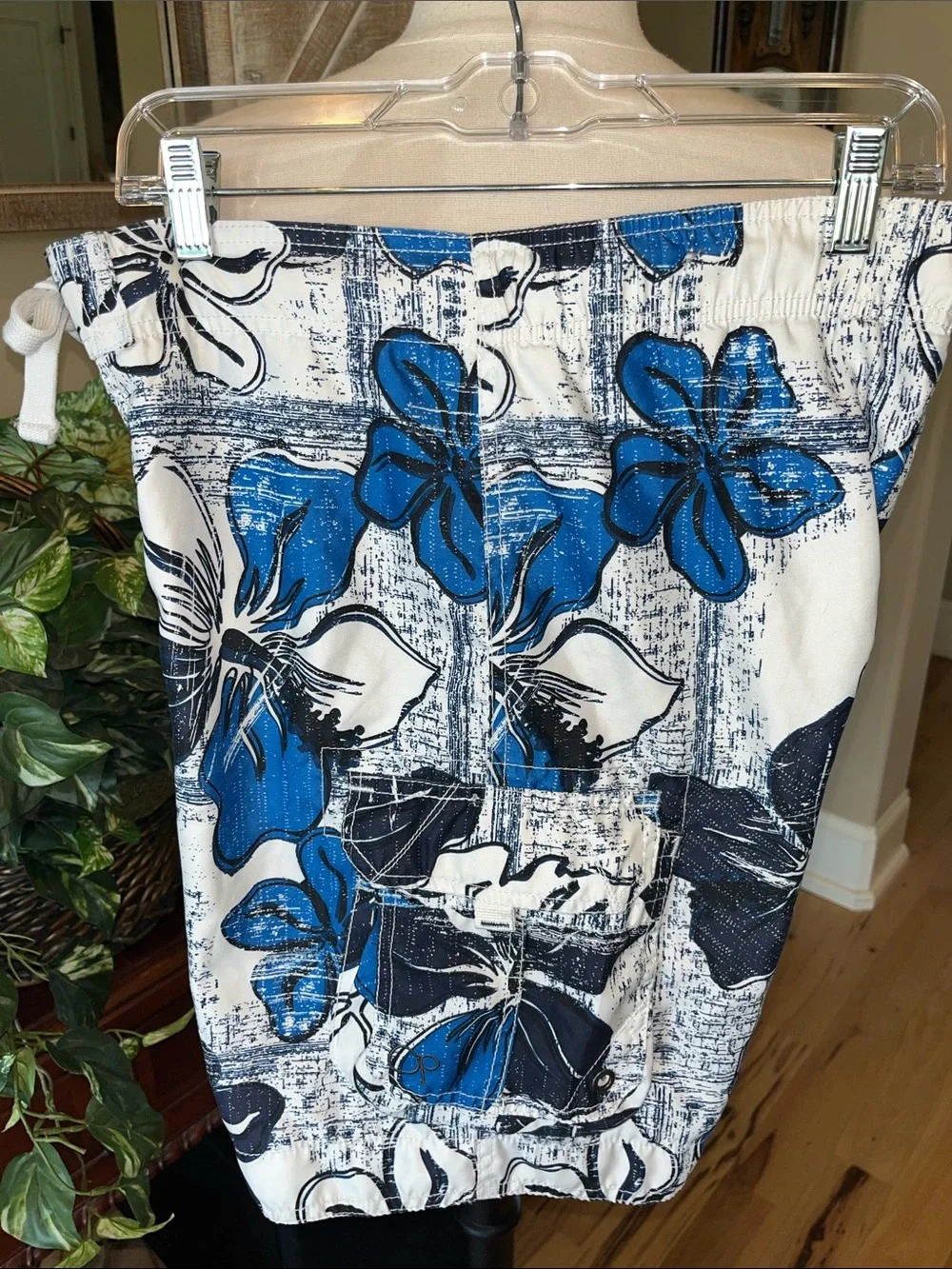 Retro White with Bold Blue Tropical Print Cargo Men’s Swim Trunks Lined